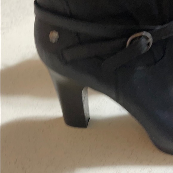 Ugg’s boots used in good condition size 9 - Picture 11 of 11